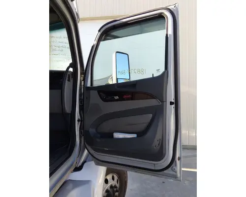 PETERBILT 579 2013-2022 DOOR ASSEMBLY, FRONT