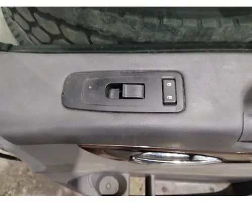 PETERBILT 579 2013-2022 DOOR ASSEMBLY, FRONT