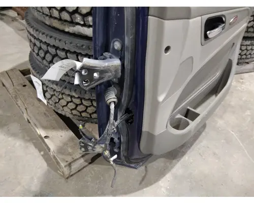 PETERBILT 579 2013-2022 DOOR ASSEMBLY, FRONT