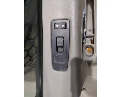 PETERBILT 579 2013-2022 DOOR ASSEMBLY, FRONT