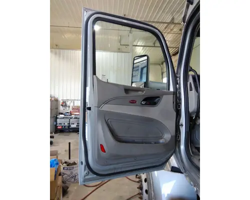 PETERBILT 579 2013-2022 DOOR ASSEMBLY, FRONT