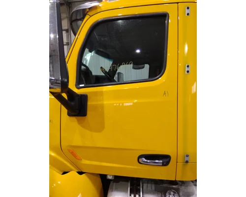 PETERBILT 579 2013-2022 DOOR ASSEMBLY, FRONT