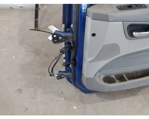 PETERBILT 579 2013-2022 DOOR ASSEMBLY, FRONT