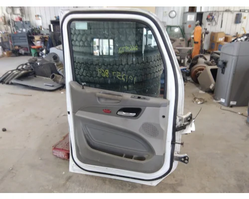 PETERBILT 579 2013-2022 DOOR ASSEMBLY, FRONT