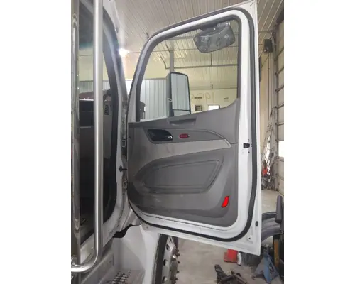 PETERBILT 579 2013-2022 DOOR ASSEMBLY, FRONT