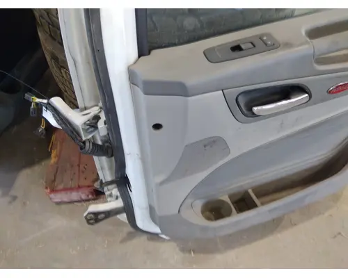 PETERBILT 579 2013-2022 DOOR ASSEMBLY, FRONT