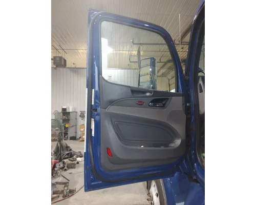 PETERBILT 579 2013-2022 DOOR ASSEMBLY, FRONT