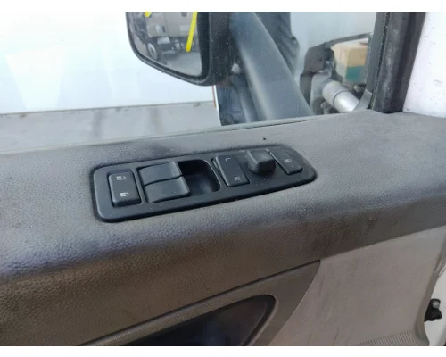 PETERBILT 579 2013-2022 DOOR ASSEMBLY, FRONT