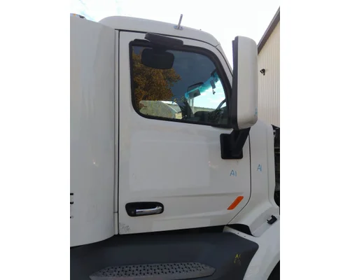 PETERBILT 579 2013-2022 DOOR ASSEMBLY, FRONT