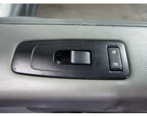 PETERBILT 579 2013-2022 DOOR ASSEMBLY, FRONT
