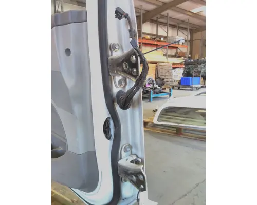 PETERBILT 579 2013-2022 DOOR ASSEMBLY, FRONT