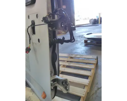 PETERBILT 579 2013-2022 DOOR ASSEMBLY, FRONT