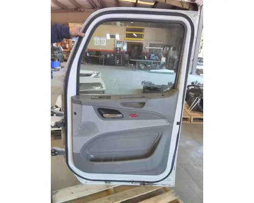 PETERBILT 579 2013-2022 DOOR ASSEMBLY, FRONT