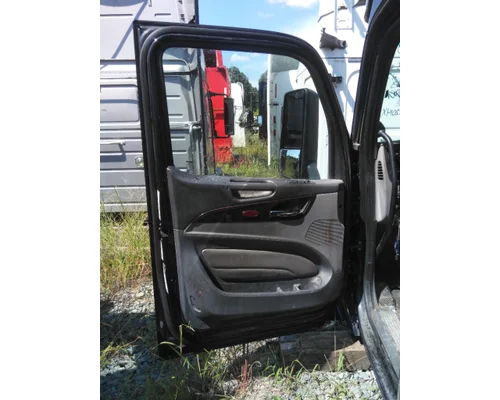 PETERBILT 579 2013-2022 DOOR ASSEMBLY, FRONT