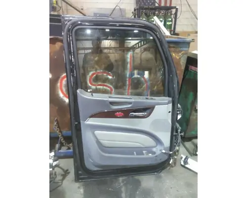 PETERBILT 579 2013-2022 DOOR ASSEMBLY, FRONT