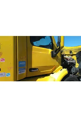PETERBILT 579 2013-2022 DOOR ASSEMBLY, FRONT