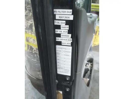 PETERBILT 579 2013-2022 DOOR ASSEMBLY, FRONT