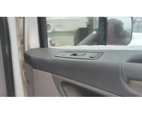 PETERBILT 579 2013-2022 DOOR ASSEMBLY, FRONT