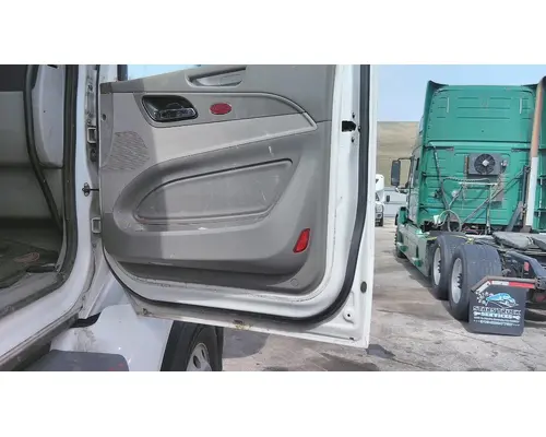 PETERBILT 579 2013-2022 DOOR ASSEMBLY, FRONT