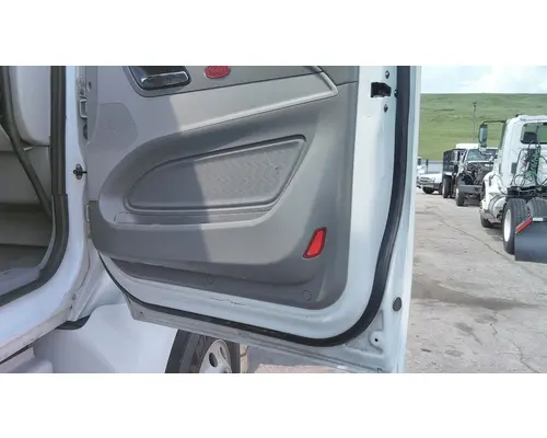 PETERBILT 579 2013-2022 DOOR ASSEMBLY, FRONT