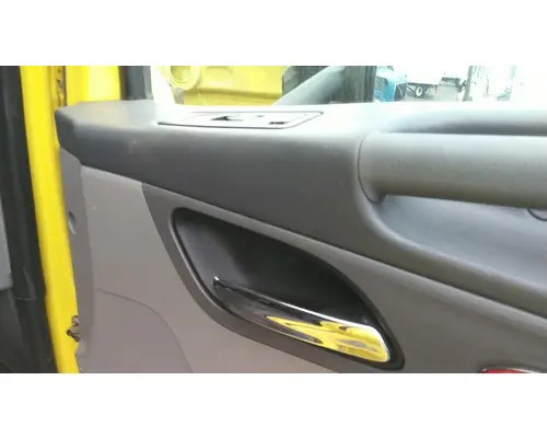 PETERBILT 579 2013-2022 DOOR ASSEMBLY, FRONT