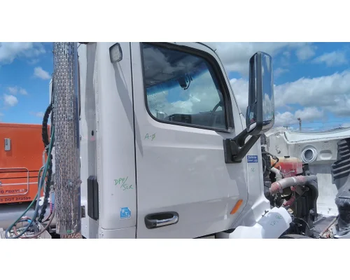 PETERBILT 579 2013-2022 DOOR ASSEMBLY, FRONT