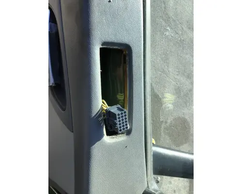 PETERBILT 579 2013-2022 DOOR ASSEMBLY, FRONT