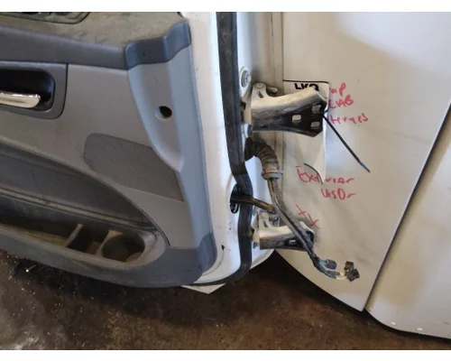 PETERBILT 579 2013-2022 DOOR ASSEMBLY, FRONT