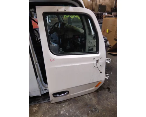 PETERBILT 579 2013-2022 DOOR ASSEMBLY, FRONT