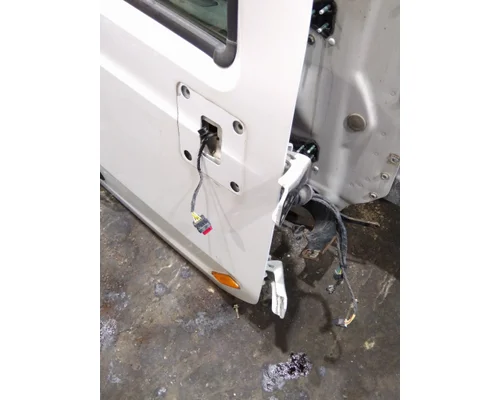 PETERBILT 579 2013-2022 DOOR ASSEMBLY, FRONT