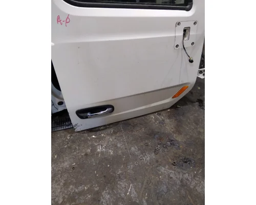 PETERBILT 579 2013-2022 DOOR ASSEMBLY, FRONT