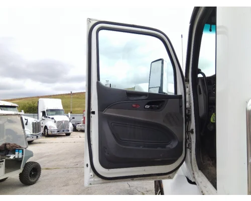 PETERBILT 579 2013-2022 DOOR ASSEMBLY, FRONT