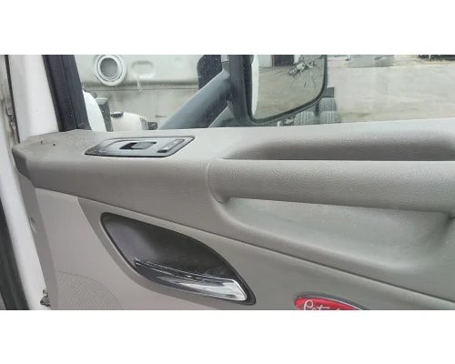 PETERBILT 579 2013-2022 DOOR ASSEMBLY, FRONT