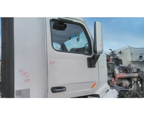 PETERBILT 579 2013-2022 DOOR ASSEMBLY, FRONT