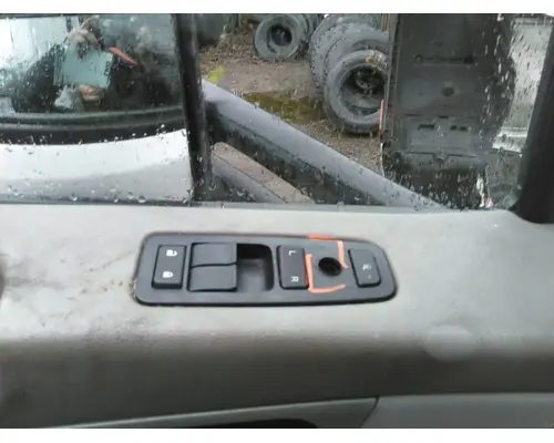 PETERBILT 579 2013-2026 DOOR ASSEMBLY, FRONT