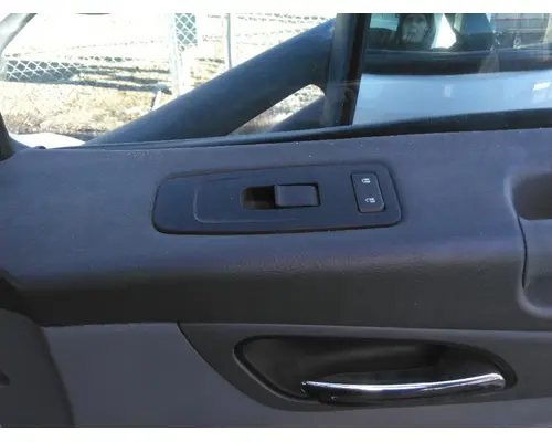 PETERBILT 579 2013-2026 DOOR ASSEMBLY, FRONT