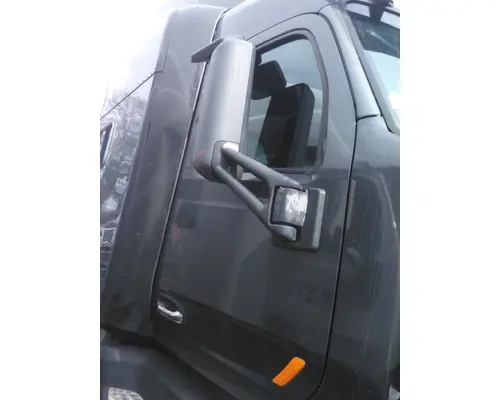 PETERBILT 579 2013-2026 DOOR ASSEMBLY, FRONT