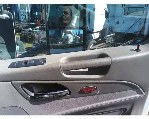 PETERBILT 579 2013-2026 DOOR ASSEMBLY, FRONT