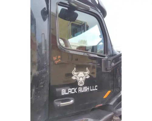 PETERBILT 579 2013-2026 DOOR ASSEMBLY, FRONT