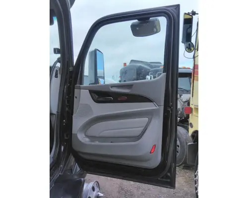 PETERBILT 579 2013-2026 DOOR ASSEMBLY, FRONT