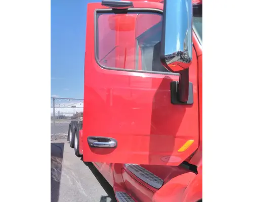 PETERBILT 579 2013-2026 DOOR ASSEMBLY, FRONT