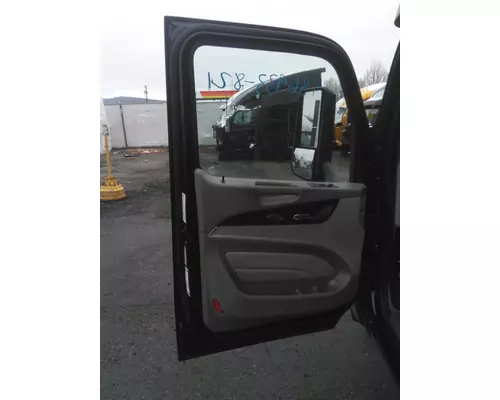 PETERBILT 579 2013-2026 DOOR ASSEMBLY, FRONT