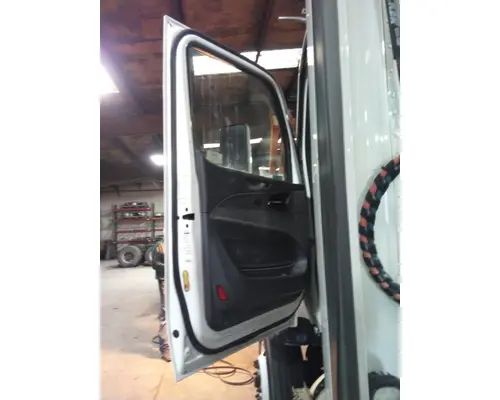 PETERBILT 579 2013-2026 DOOR ASSEMBLY, FRONT