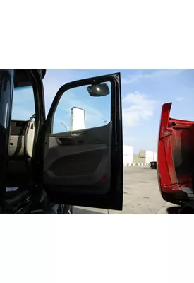 PETERBILT 579 2013-2026 DOOR ASSEMBLY, FRONT