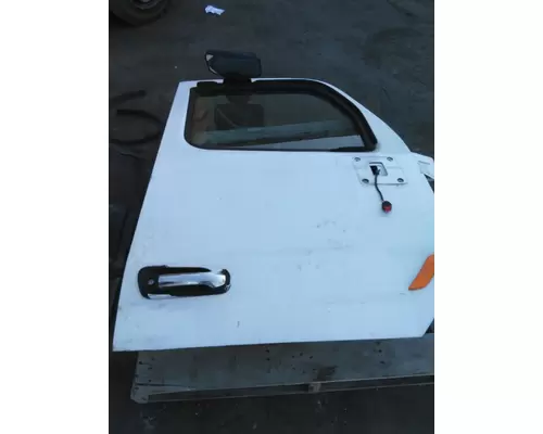 PETERBILT 579 2013-2026 DOOR ASSEMBLY, FRONT