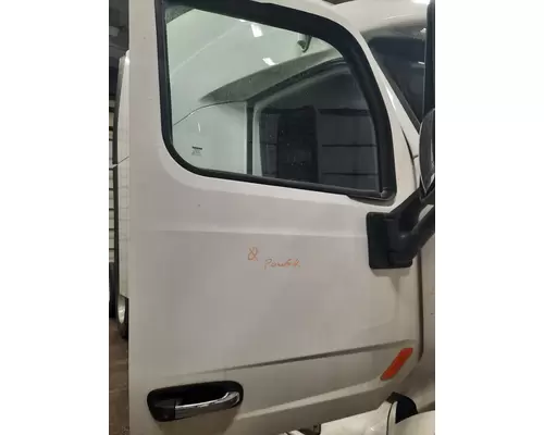 PETERBILT 579 2013-2026 DOOR ASSEMBLY, FRONT