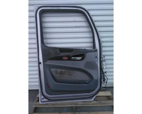 PETERBILT 579 2013-2026 DOOR ASSEMBLY, FRONT