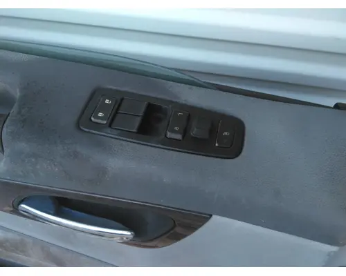 PETERBILT 579 2013-2026 DOOR ASSEMBLY, FRONT