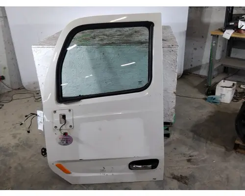 PETERBILT 579 2013-2026 DOOR ASSEMBLY, FRONT