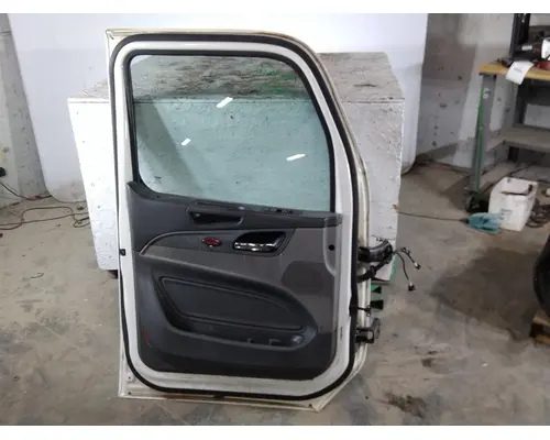 PETERBILT 579 2013-2026 DOOR ASSEMBLY, FRONT